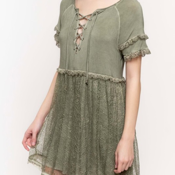 Olive dress with lace details - Picture 1 of 1